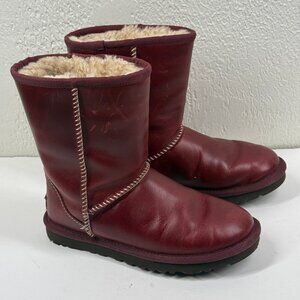 UGG Classic Short Leather Boot Burgundy Red Pull-On Shearling Lined Size 5